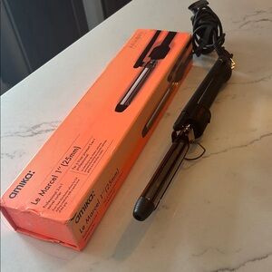 Amika Orange and Black Curling Iron